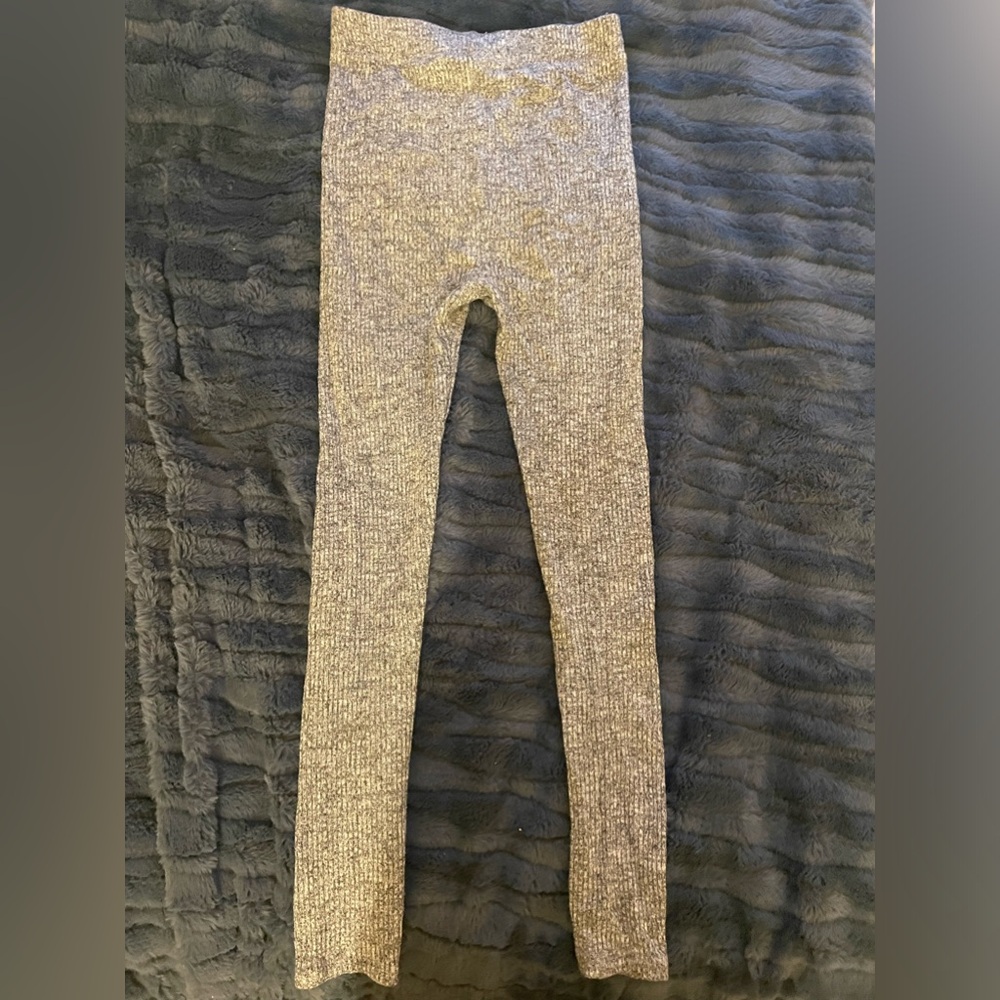 REVAMPED knit leggings.
